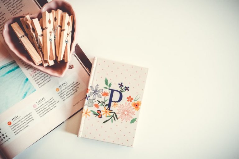 How to use printable custom binder tabs for DIY organizing