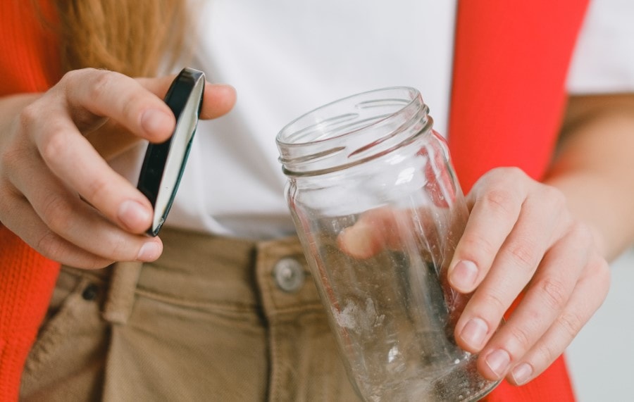 How To Make An Affirmation Jar By Putting The Lid On After Filling It